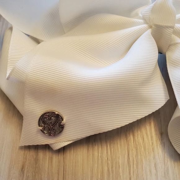 Jojo Siwa White Cheerleading Hairclip Hair Bow - Picture 2 of 5